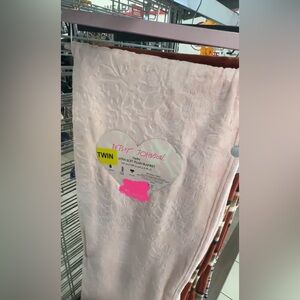 HTF Betsy Johnson Pink Plush Twin Blanket  NWT